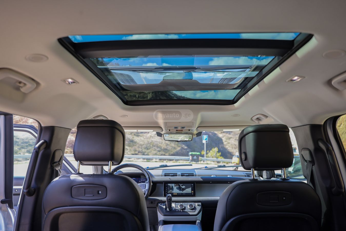 Land Rover Defender 110 - фото 9