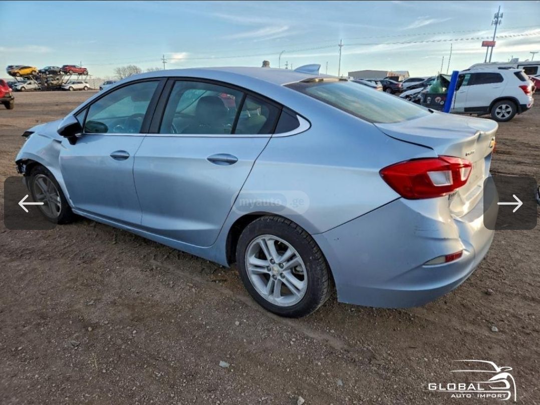 Chevrolet Cruze - фото 1