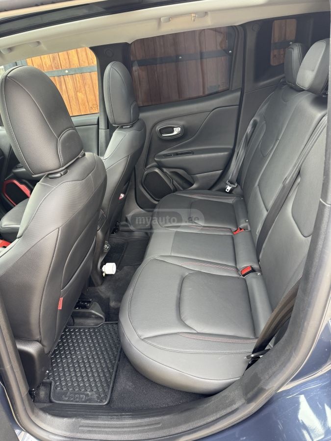 Jeep Renegade - фото 10