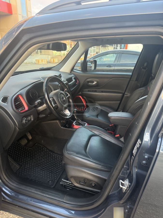 Jeep Renegade - фото 3