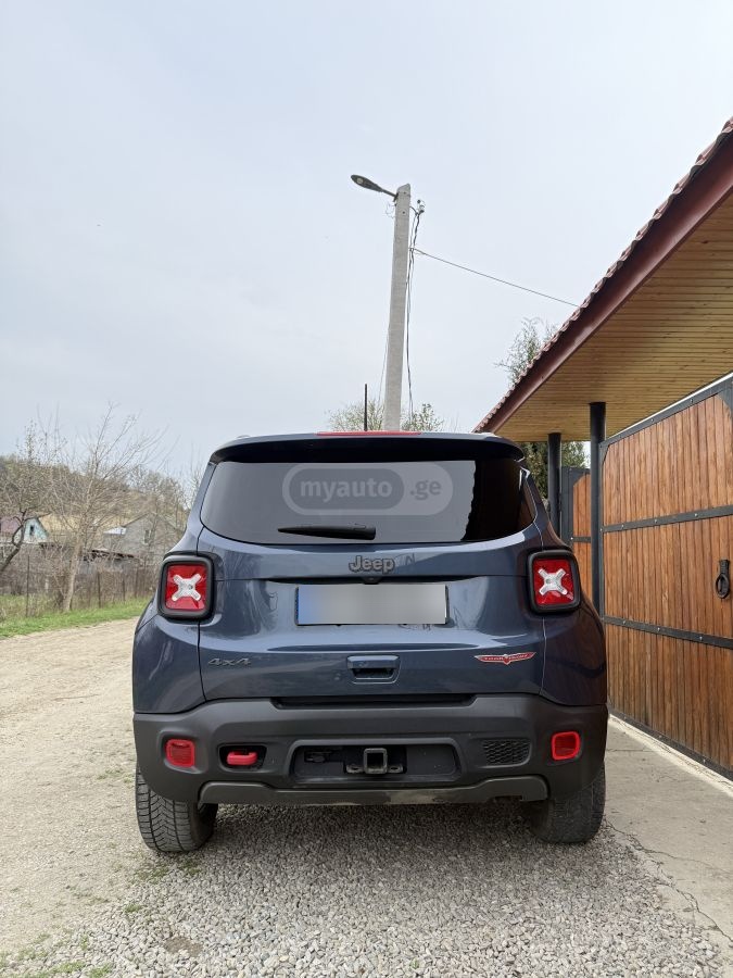 Jeep Renegade - фото 5