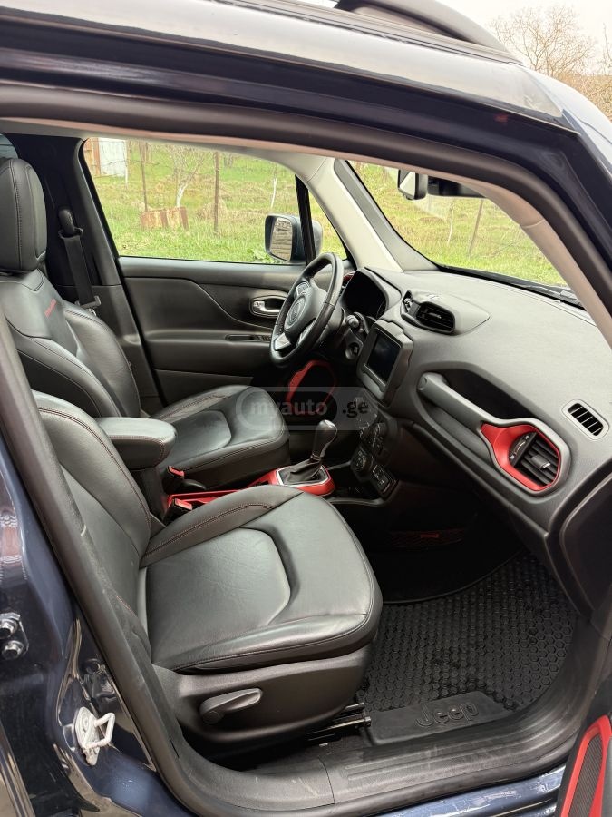 Jeep Renegade - фото 8