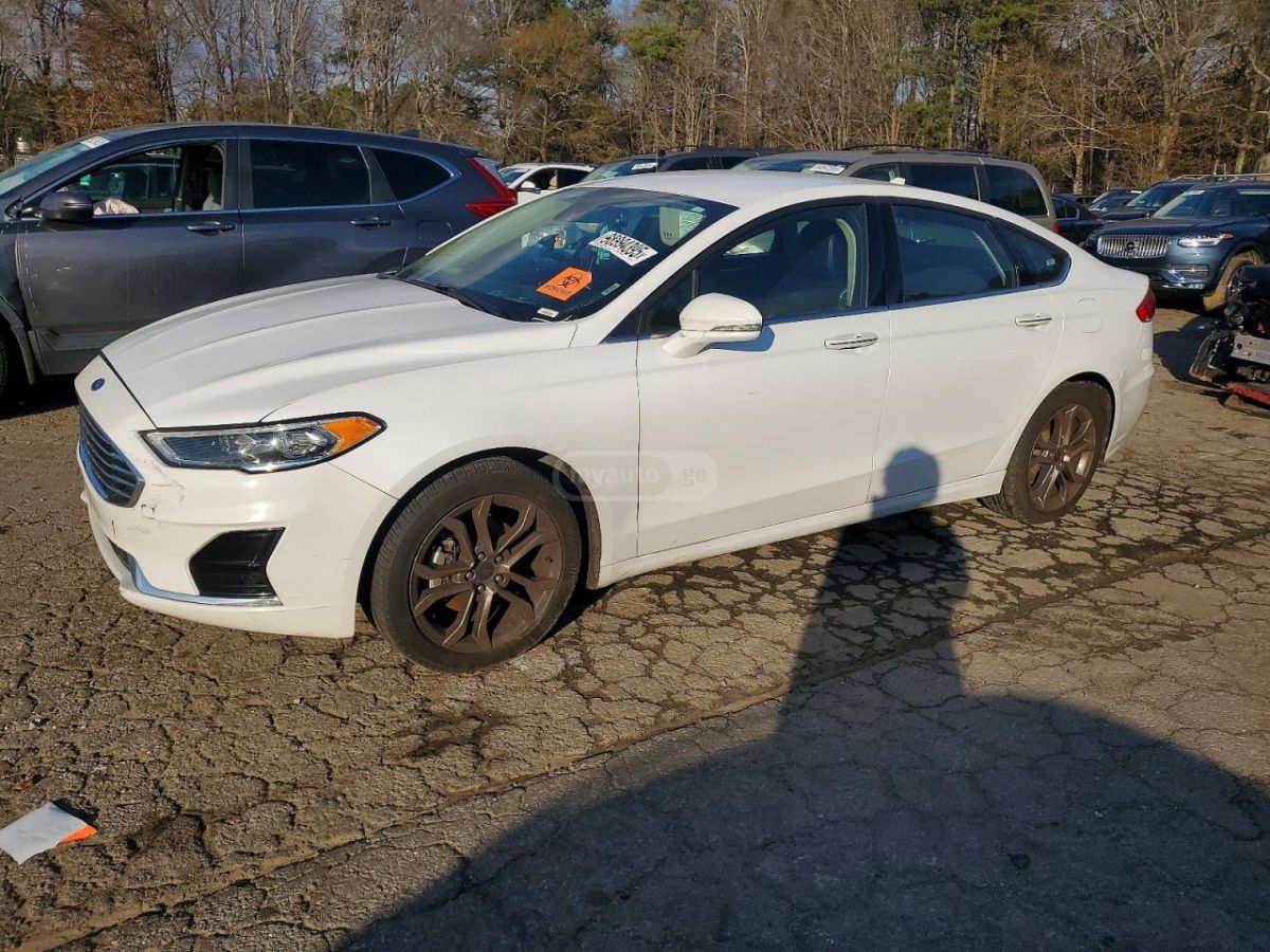 Ford Fusion - фото 1