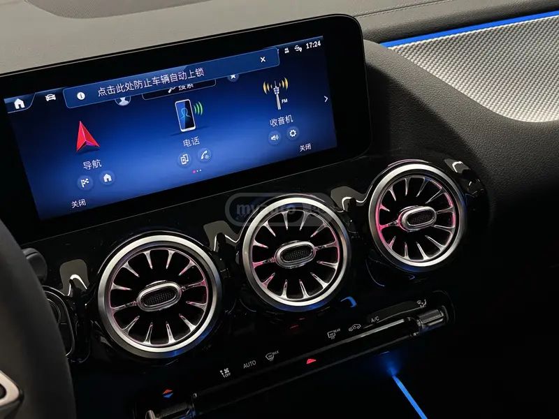 Mercedes-Benz GLA 45 AMG 2024 — миниатюра 12