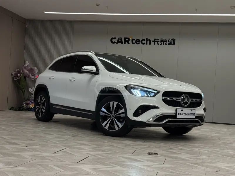 Mercedes-Benz GLA 45 AMG 2024 — миниатюра 3