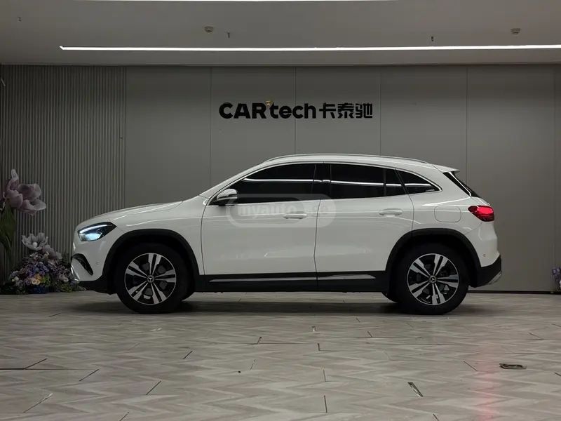 Mercedes-Benz GLA 45 AMG 2024 — миниатюра 4