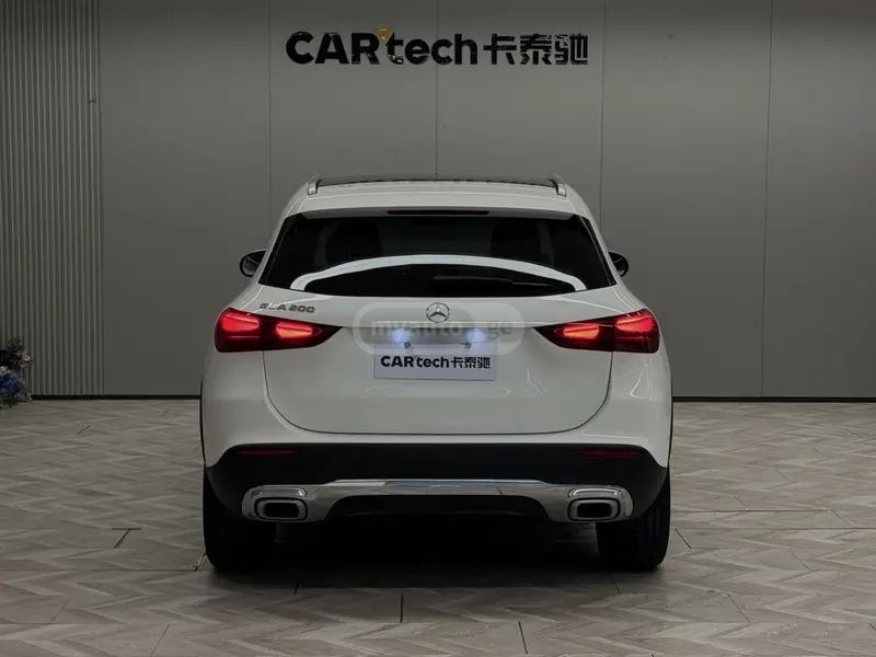 Mercedes-Benz GLA 45 AMG 2024 — миниатюра 6