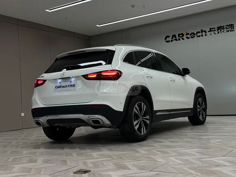 Mercedes-Benz GLA 45 AMG 2024 — миниатюра 7