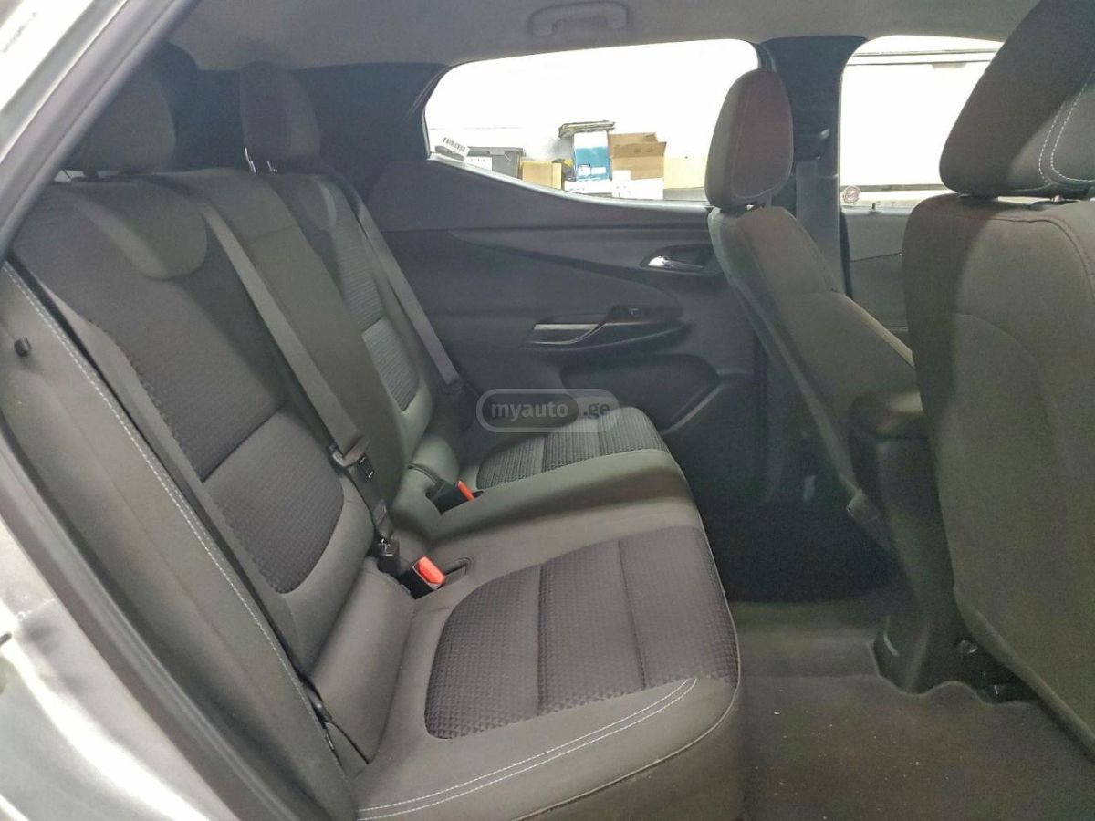 Chevrolet Bolt EV - фото 11