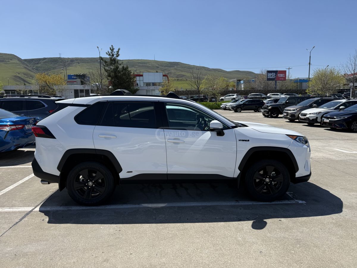 Toyota RAV 4 - фото 3