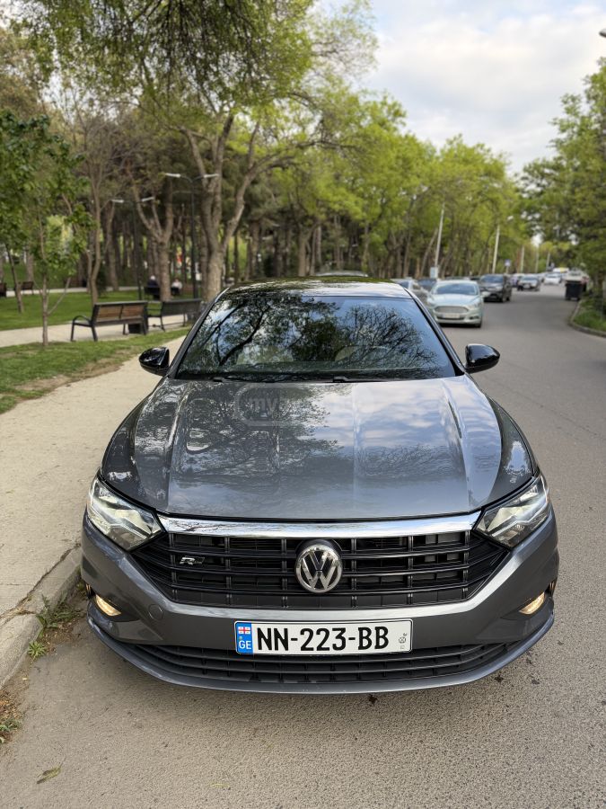 Volkswagen Jetta - фото 1