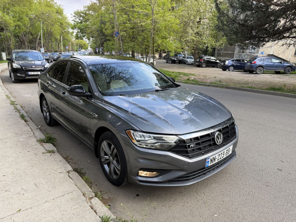 Volkswagen Jetta - фото 2
