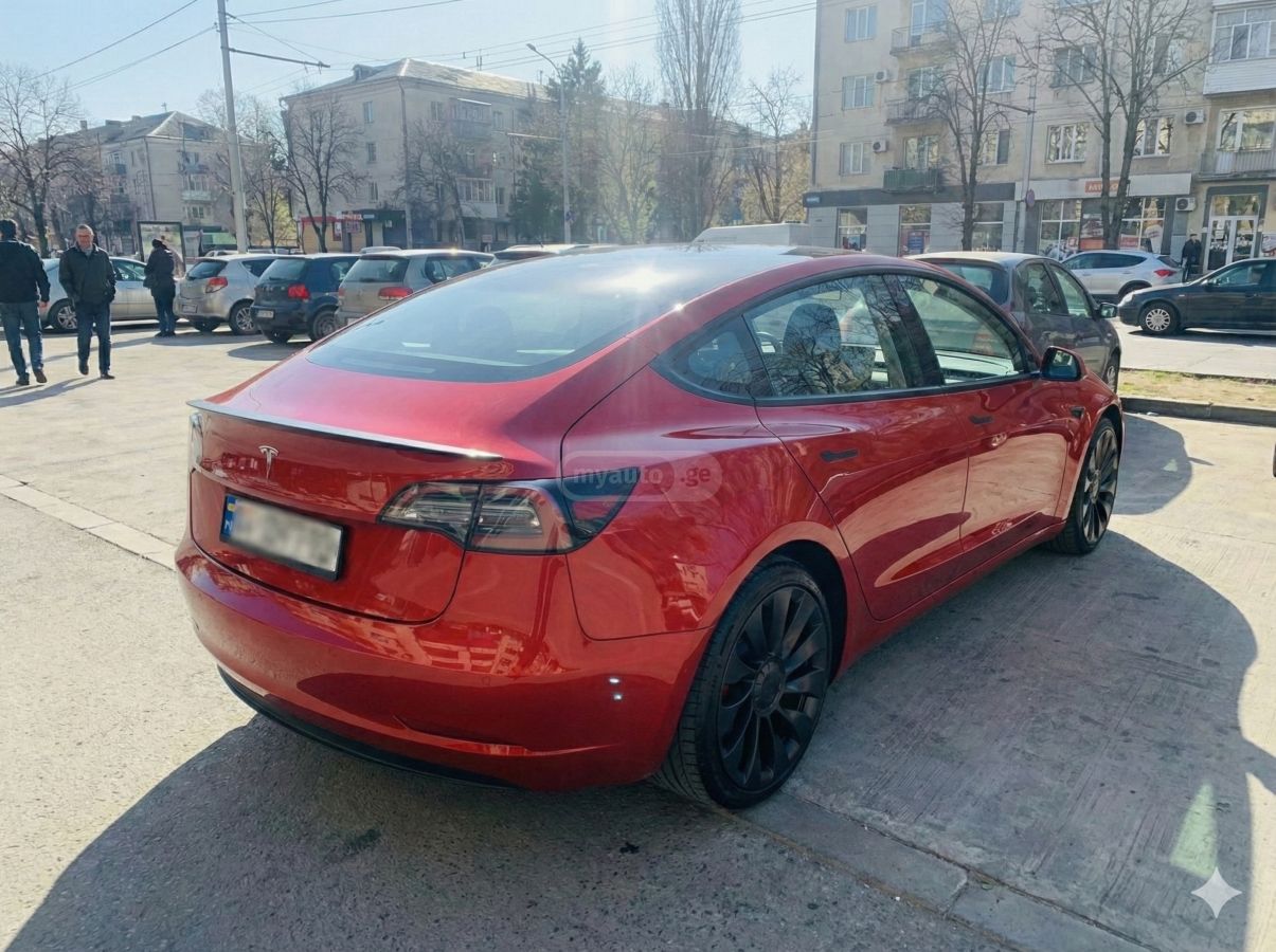 Tesla Performance All Wheel Drive — миниатюра 3