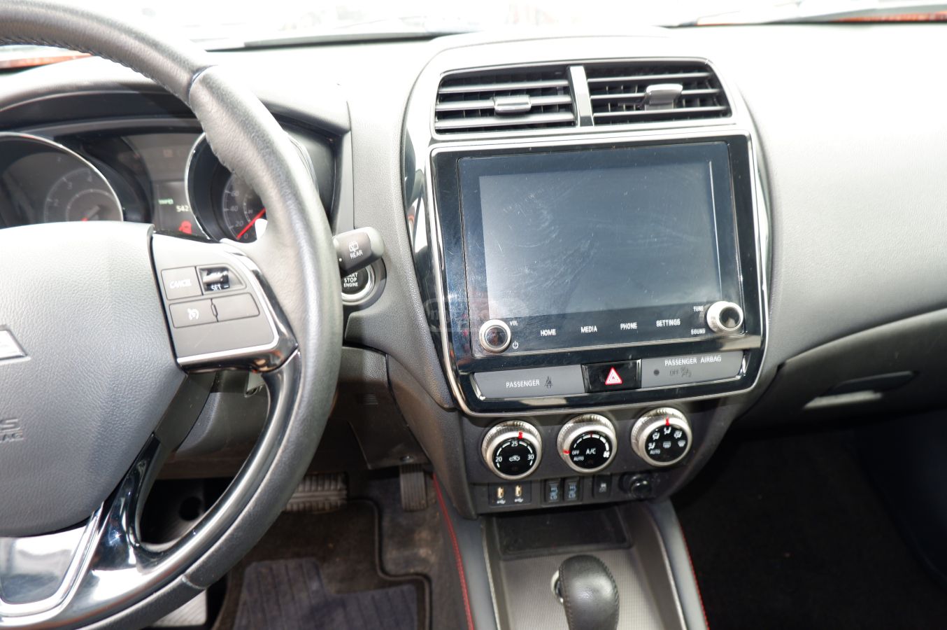 Mitsubishi Outlander - фото 11