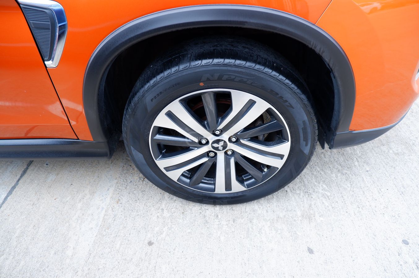 Mitsubishi Outlander - фото 4
