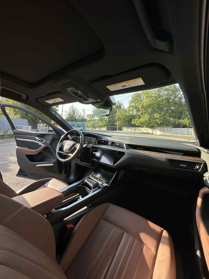Audi E-Tron - фото 2