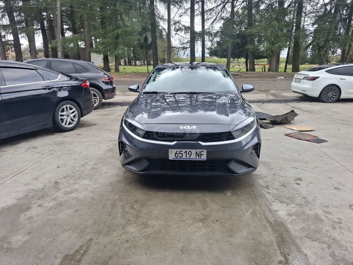 Kia Forte - фото 1