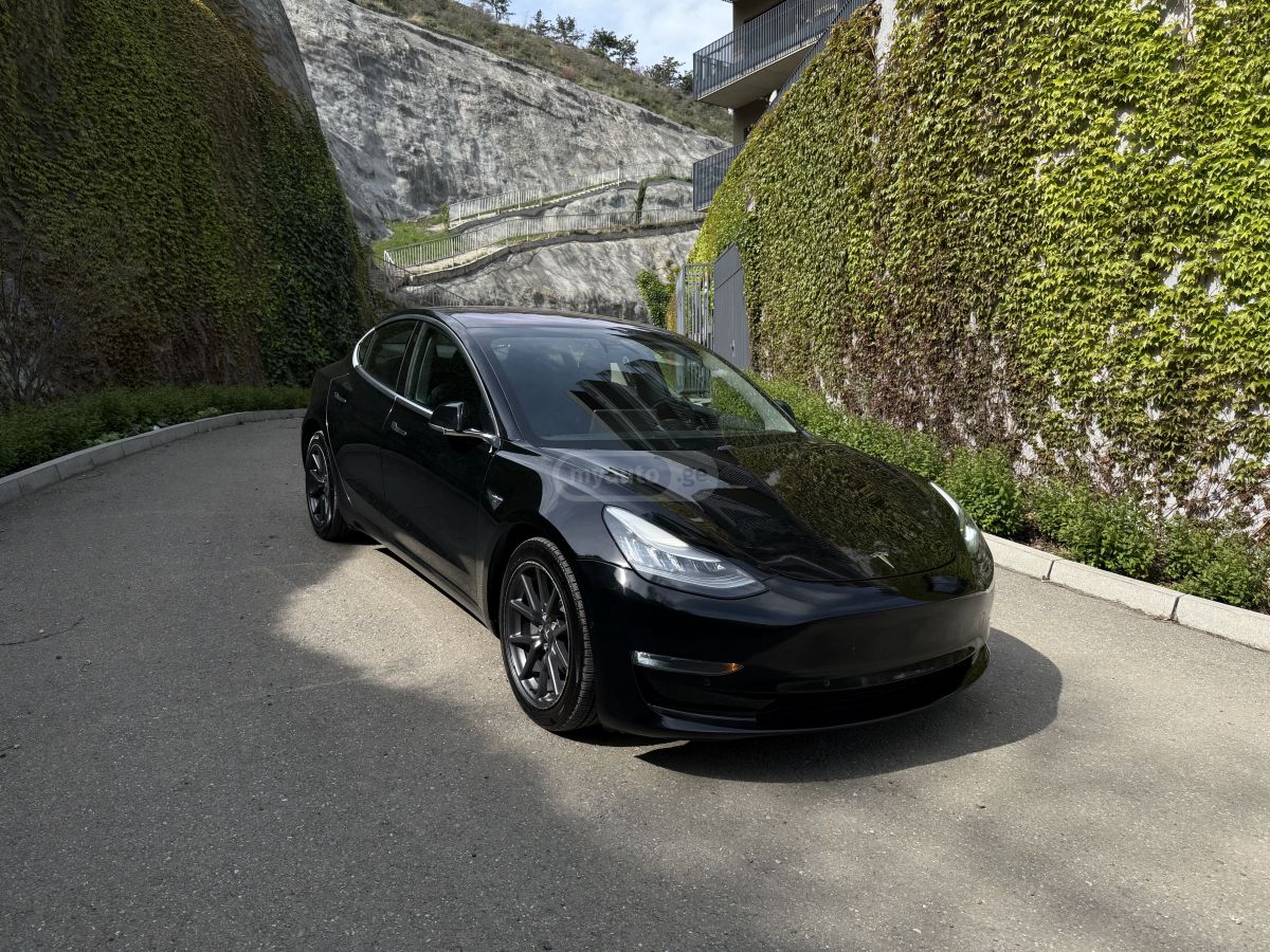 Tesla Model 3 - фото 4