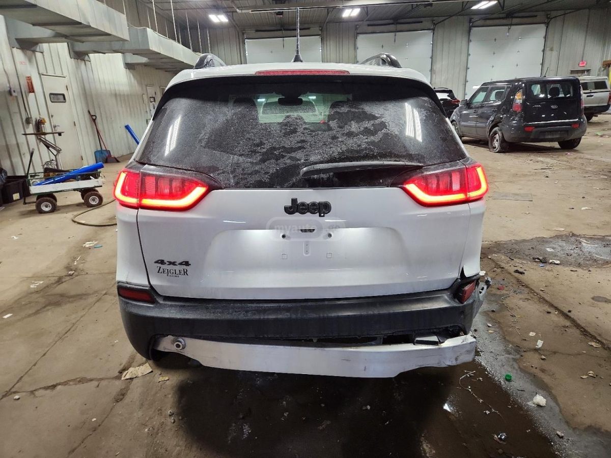 Jeep Cherokee - фото 6