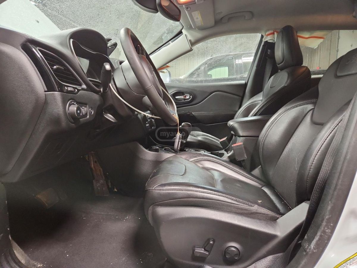 Jeep Cherokee - фото 7