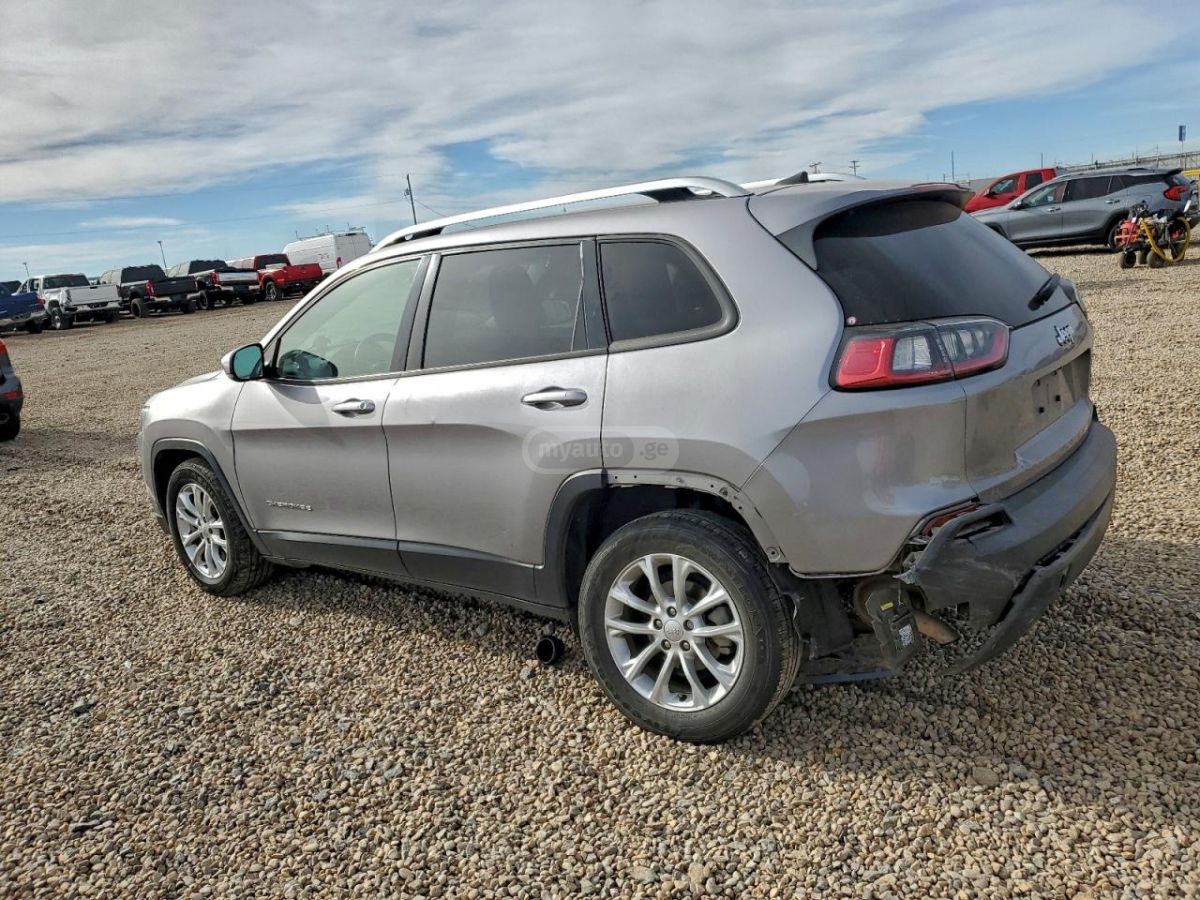 Jeep Cherokee - фото 2