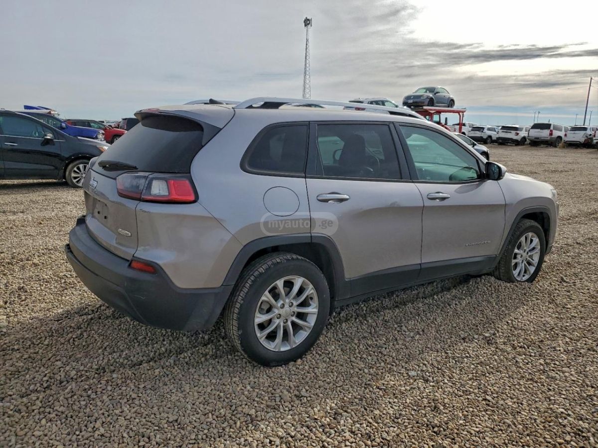 Jeep Cherokee - фото 3