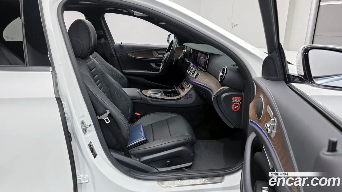 Mercedes-Benz E 63 AMG 2021 — миниатюра 12