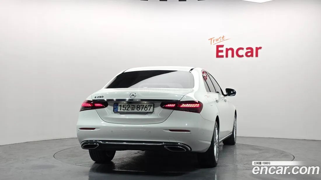 Mercedes-Benz E 63 AMG 2021 — миниатюра 4