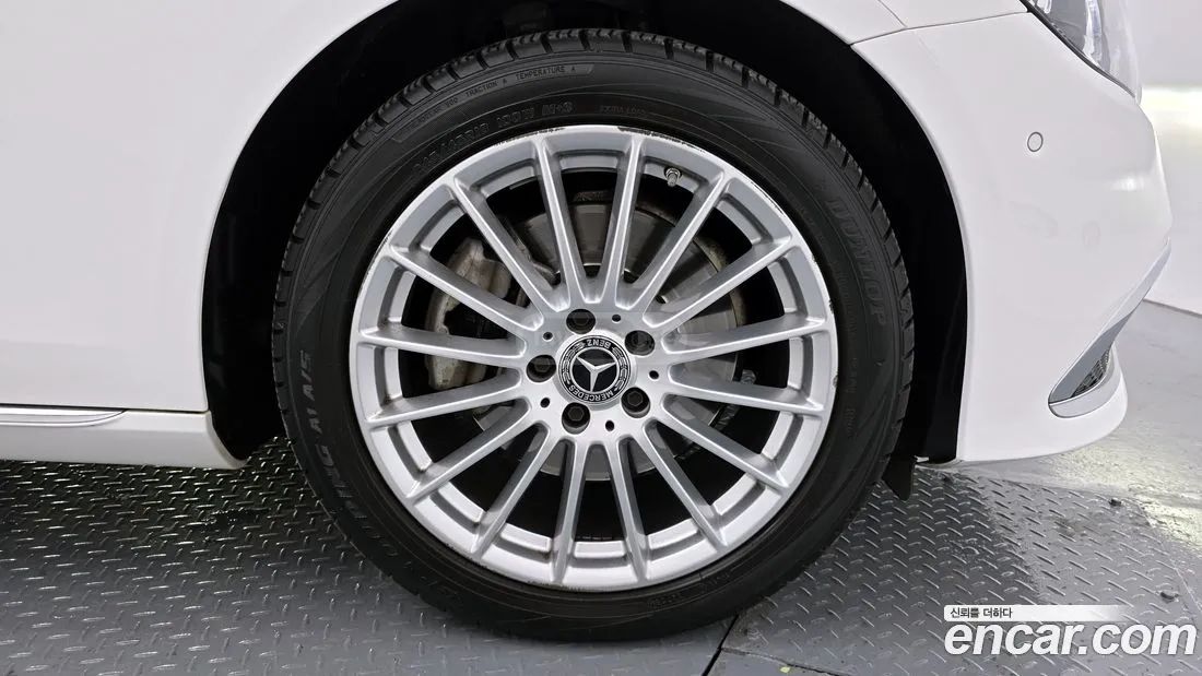 Mercedes-Benz E 63 AMG 2021 — миниатюра 5