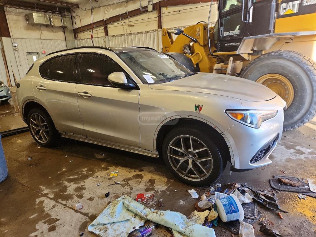 Alfa Romeo Stelvio - фото 2