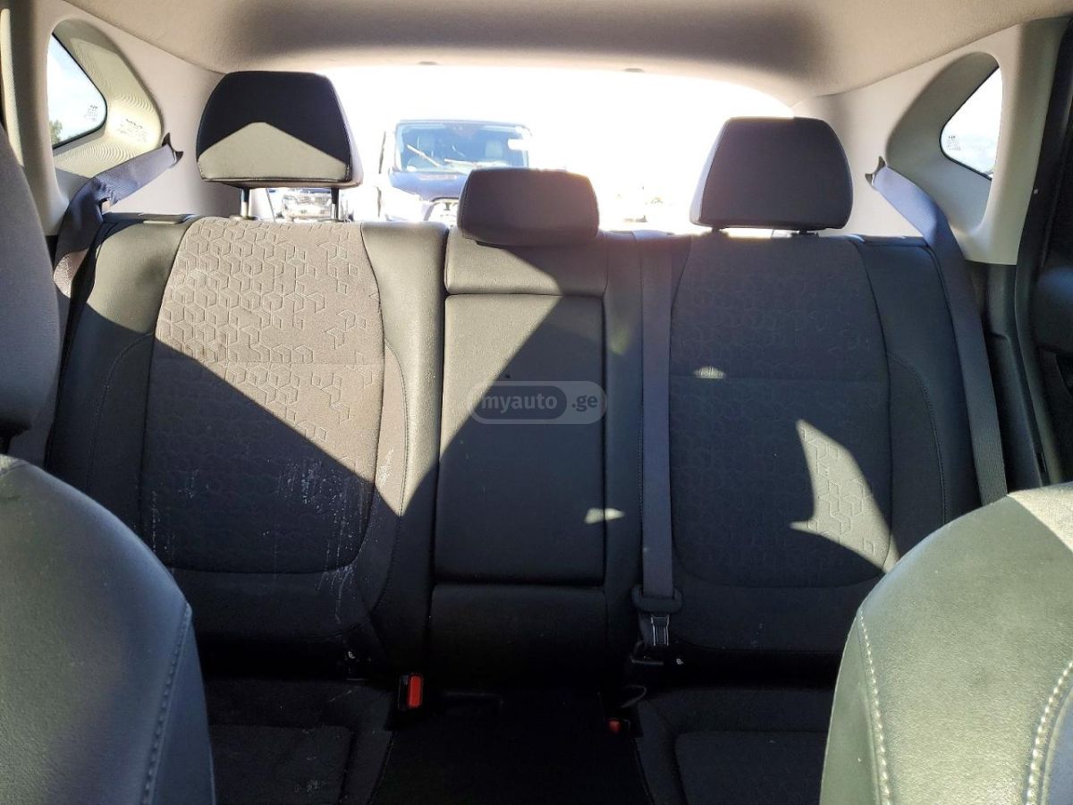 Kia Seltos - фото 9