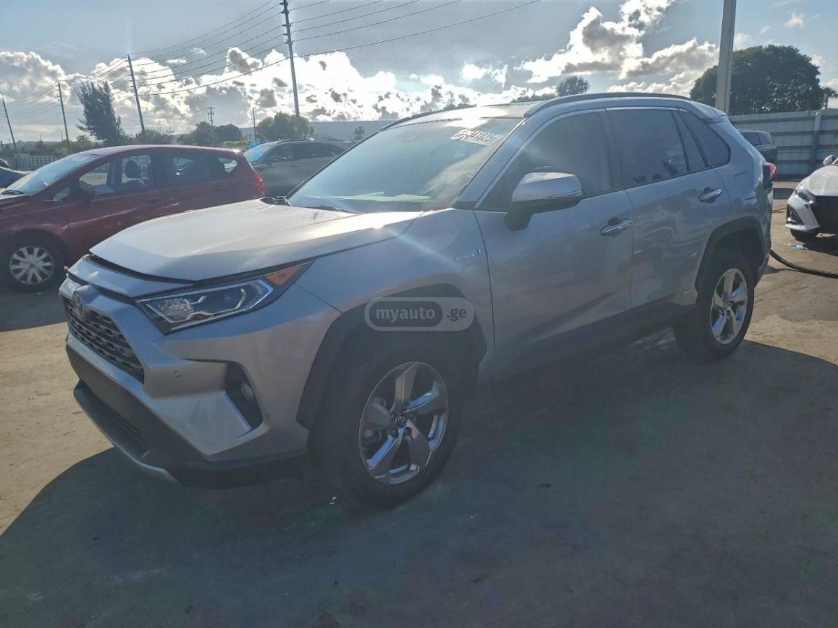 Toyota RAV 4 - фото 1