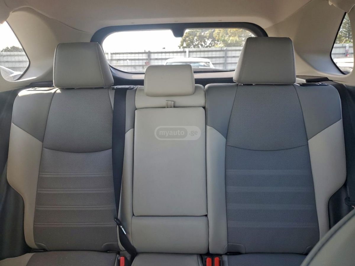 Toyota RAV 4 - фото 10