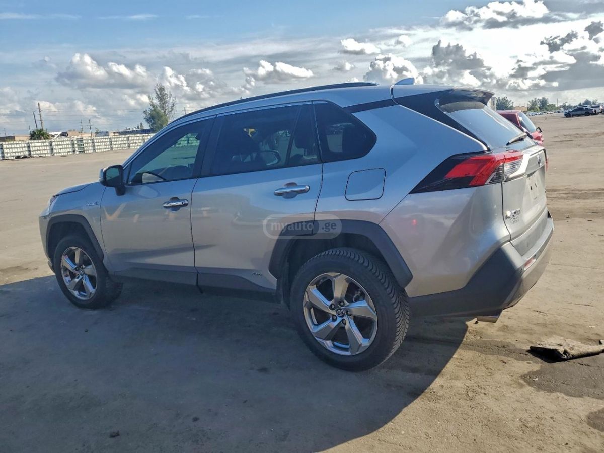 Toyota RAV 4 - фото 2