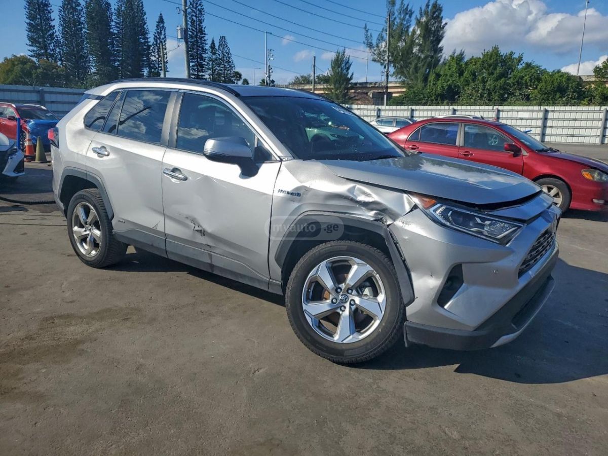Toyota RAV 4 - фото 4