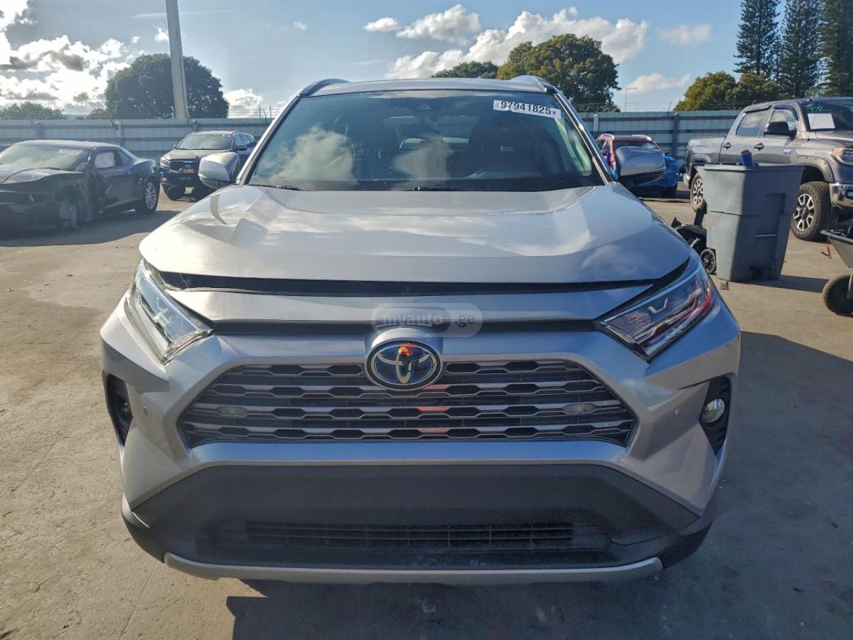 Toyota RAV 4 - фото 5