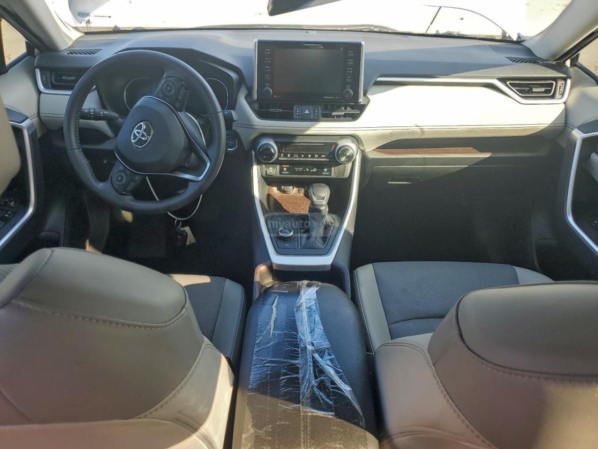 Toyota RAV 4 - фото 8