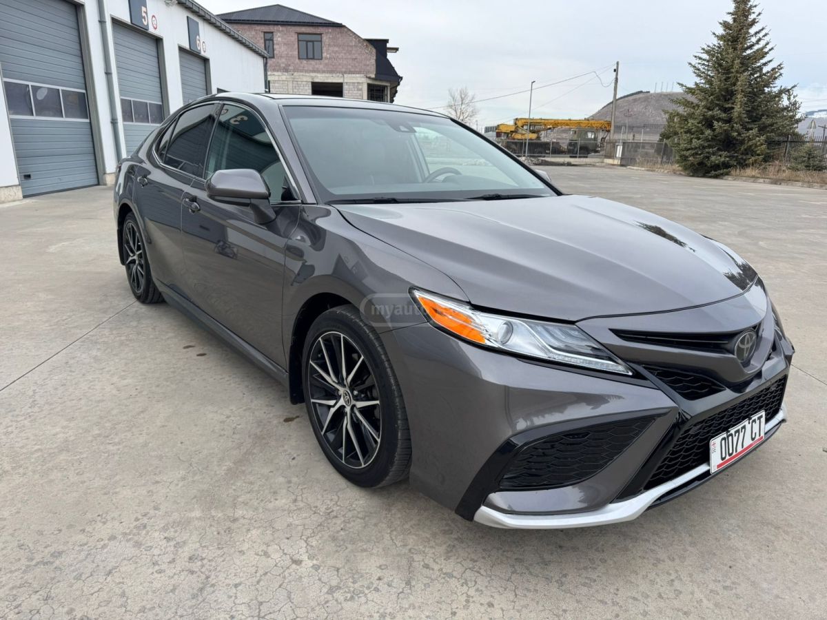 Toyota Camry - фото 3