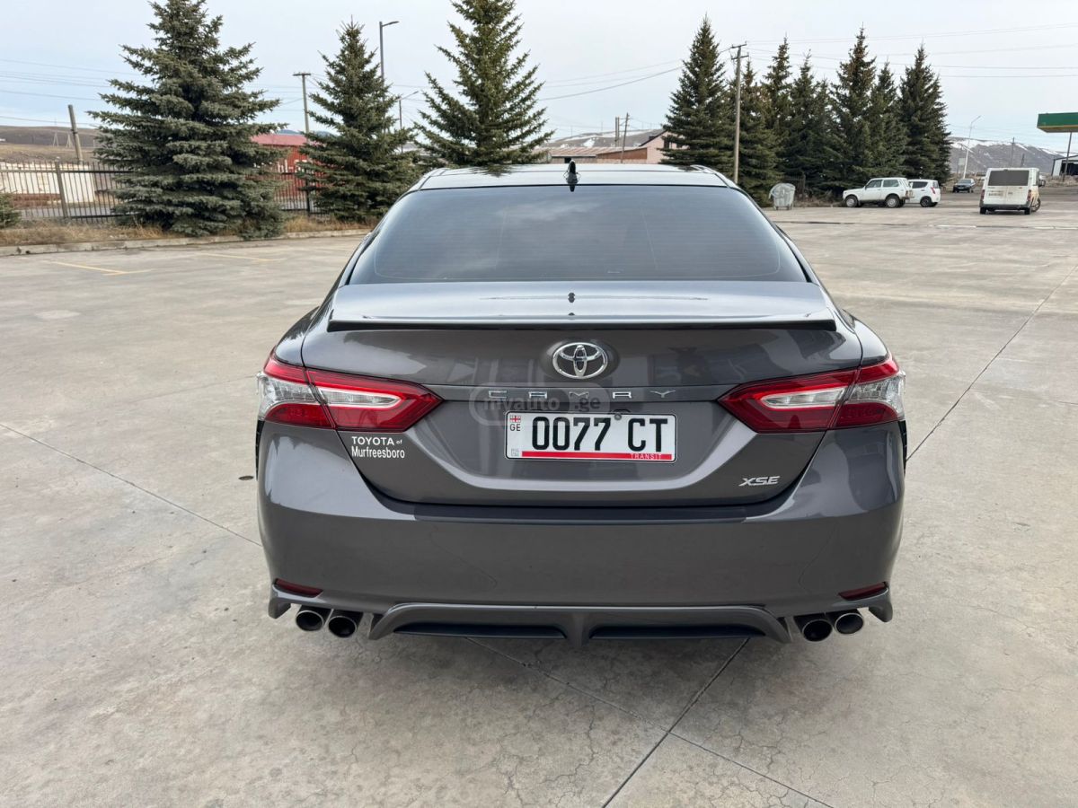 Toyota Camry - фото 4