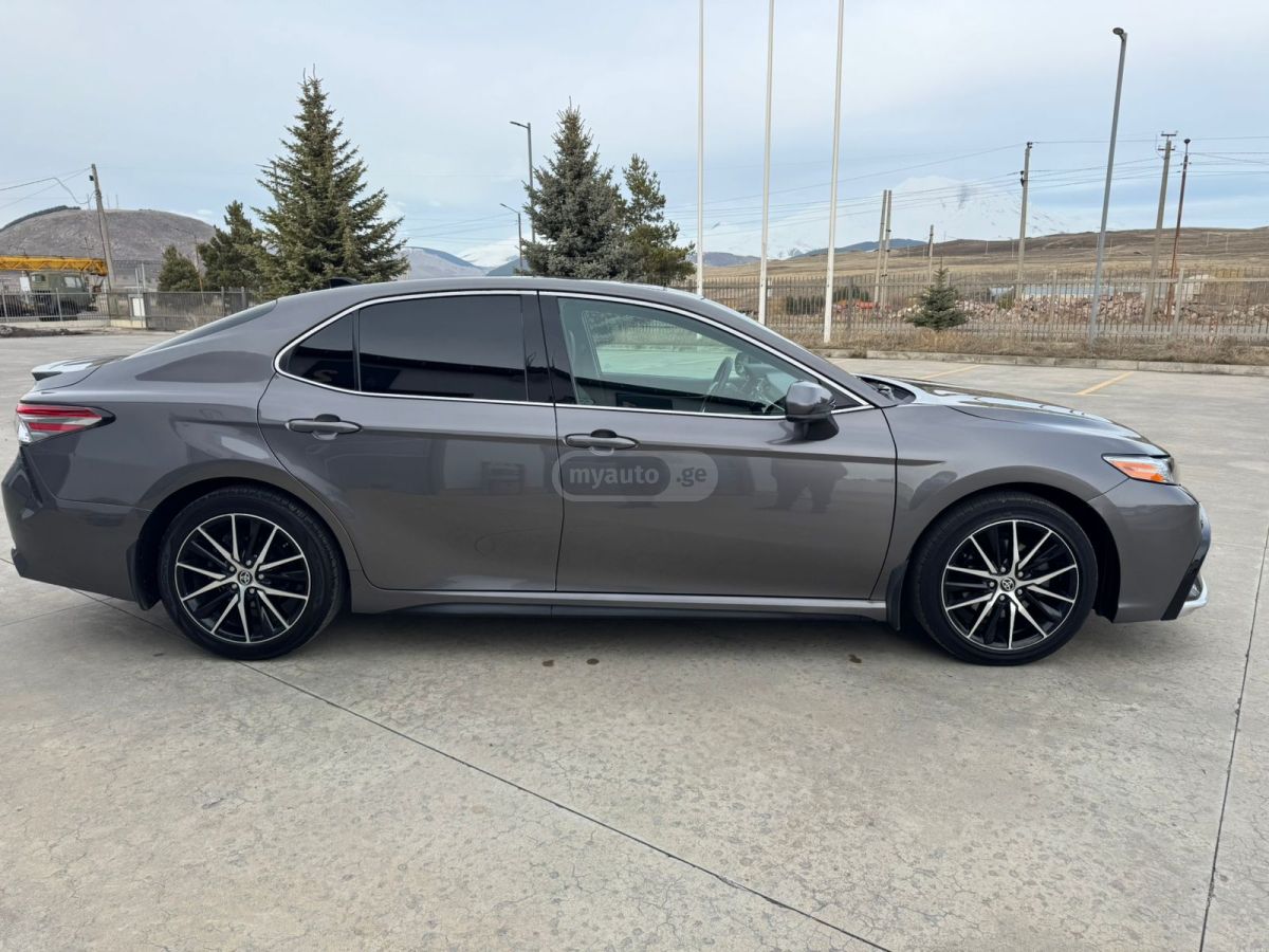 Toyota Camry - фото 8