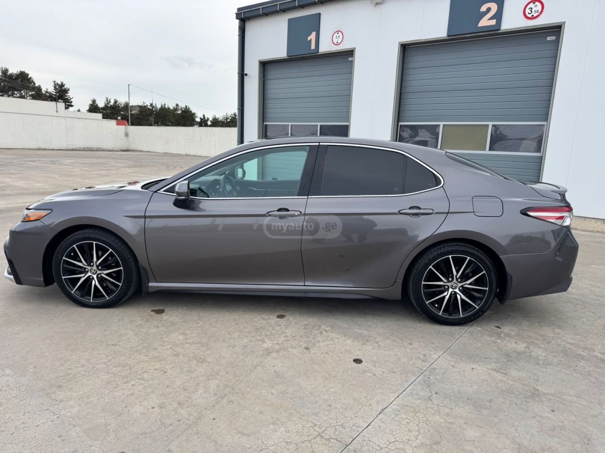 Toyota Camry - фото 9