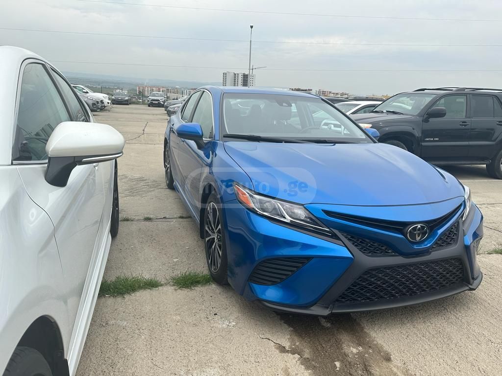 Toyota Camry - фото 9