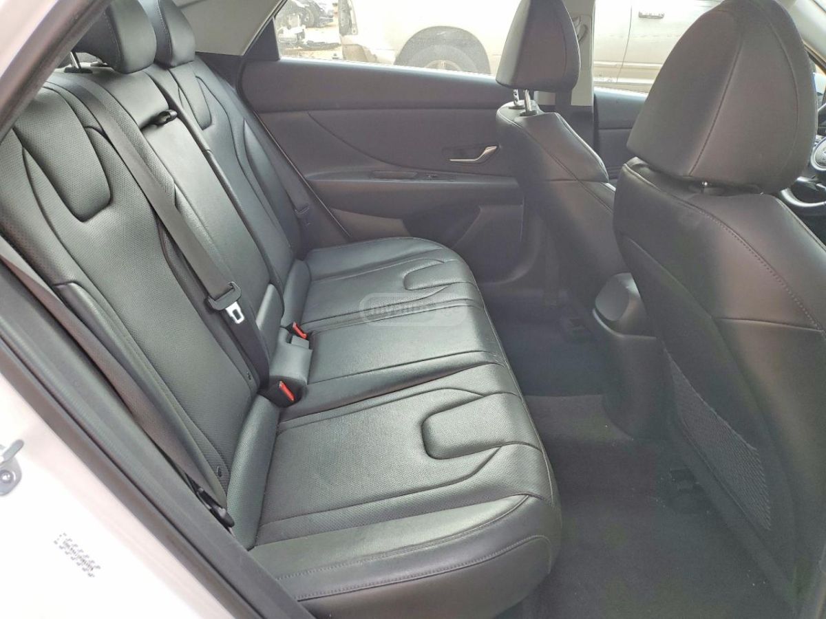 Hyundai Elantra - фото 10