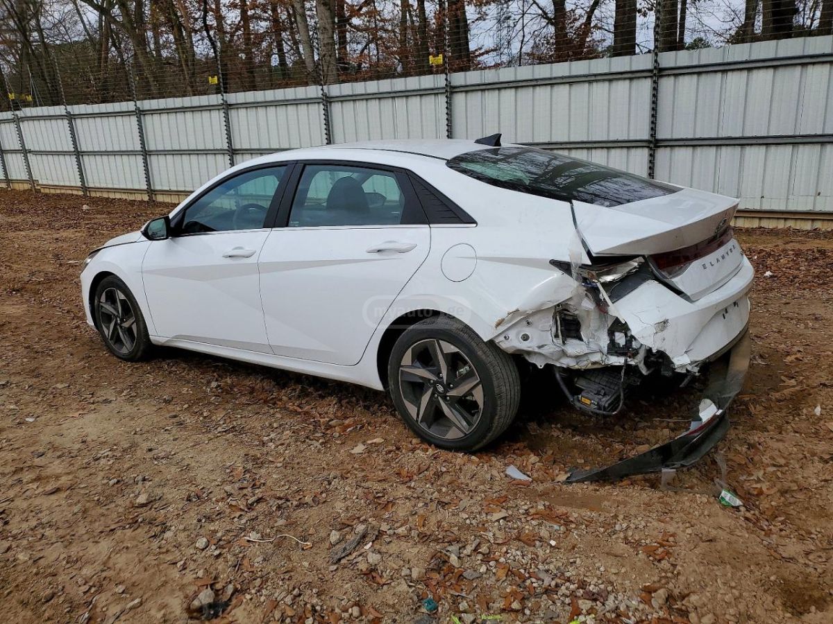 Hyundai Elantra - фото 2