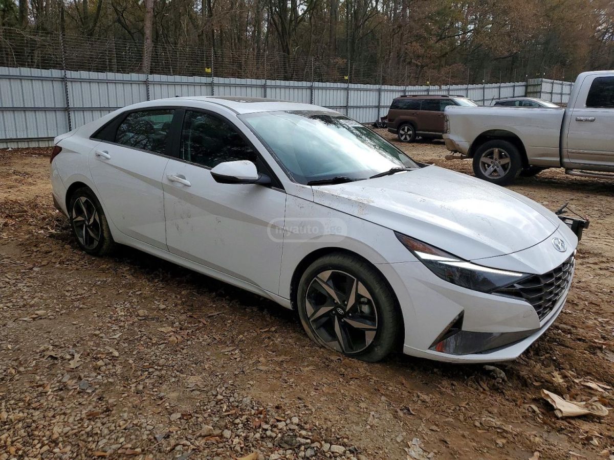 Hyundai Elantra - фото 4