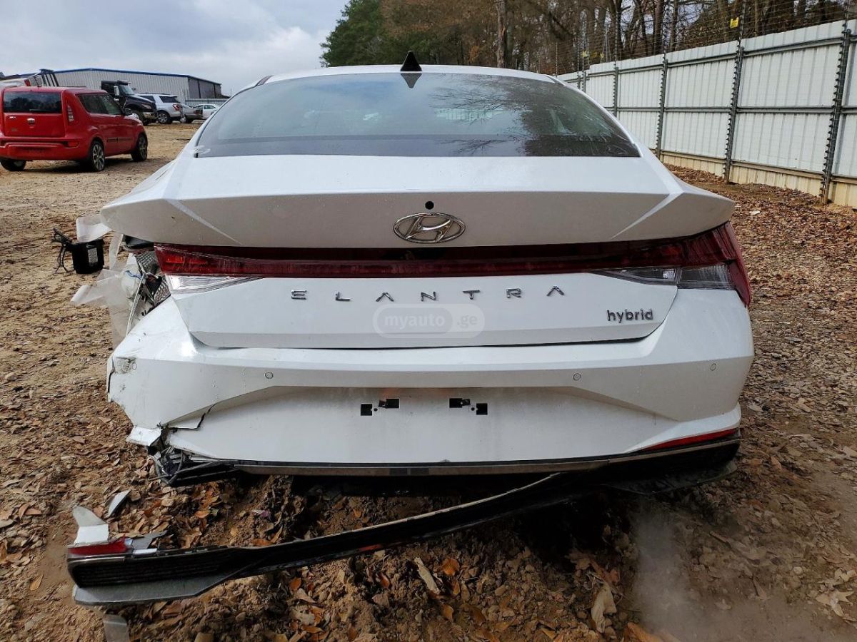 Hyundai Elantra - фото 6