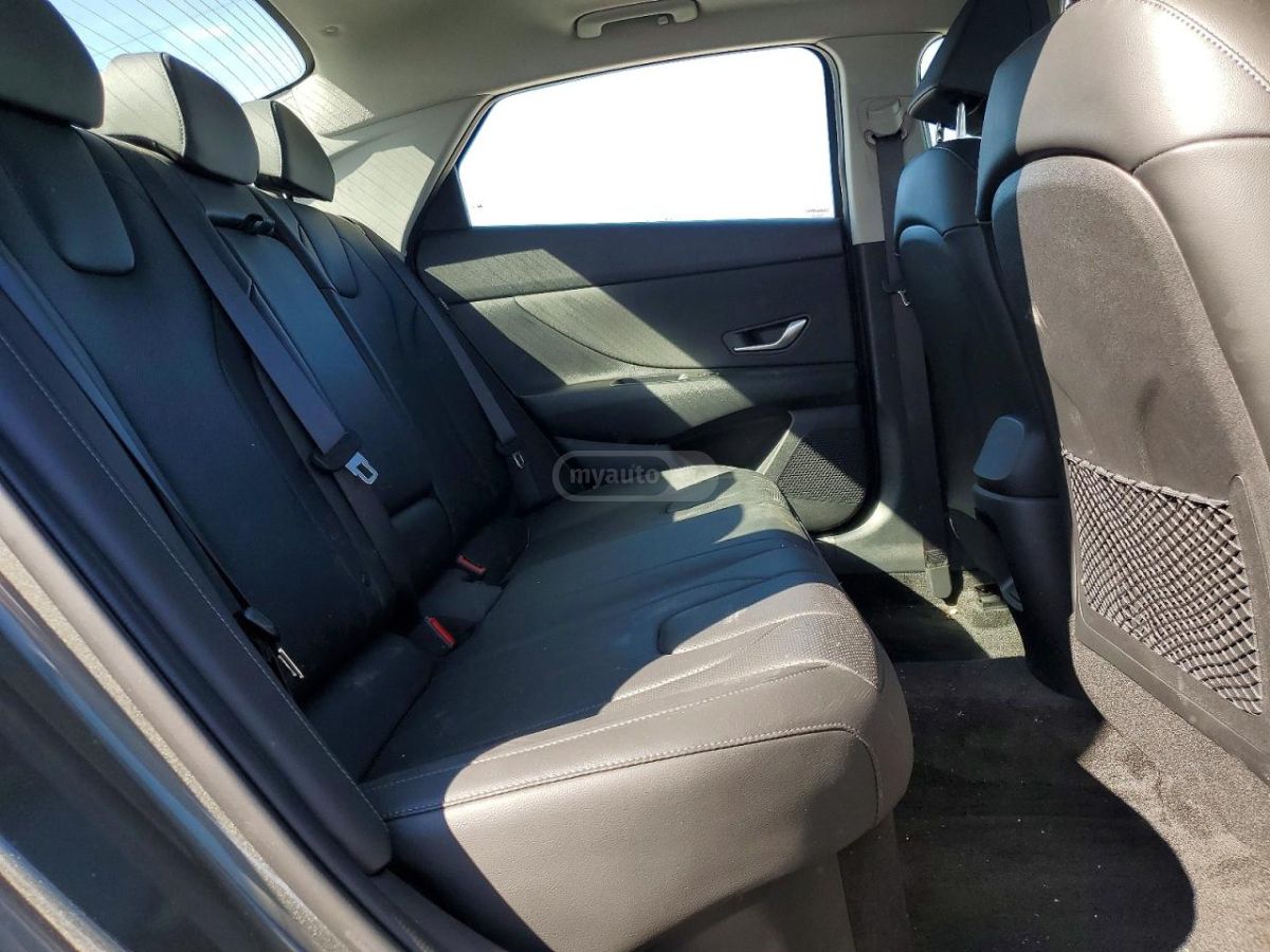 Hyundai Elantra - фото 10