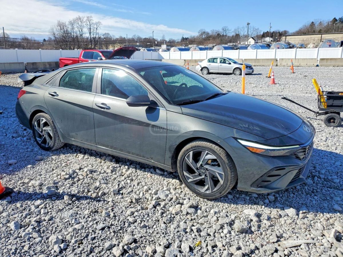 Hyundai Elantra - фото 4