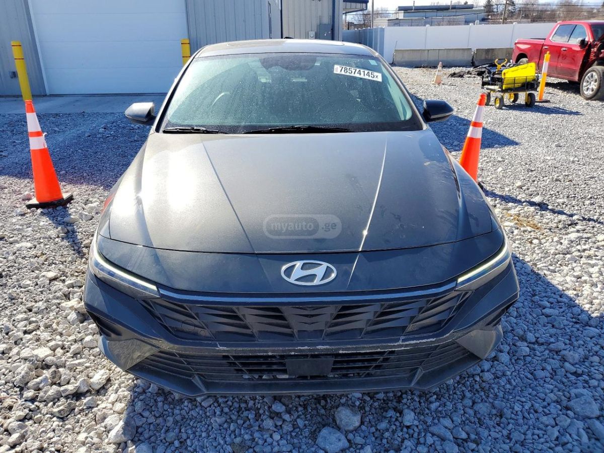 Hyundai Elantra - фото 5