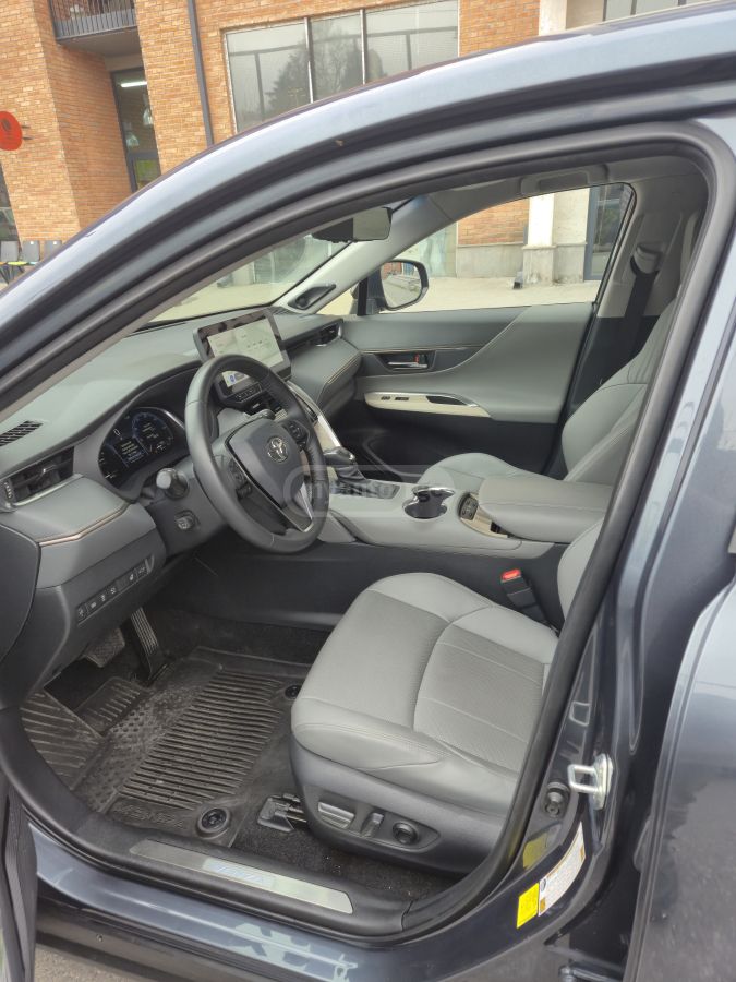 Toyota LIMITED — миниатюра 5